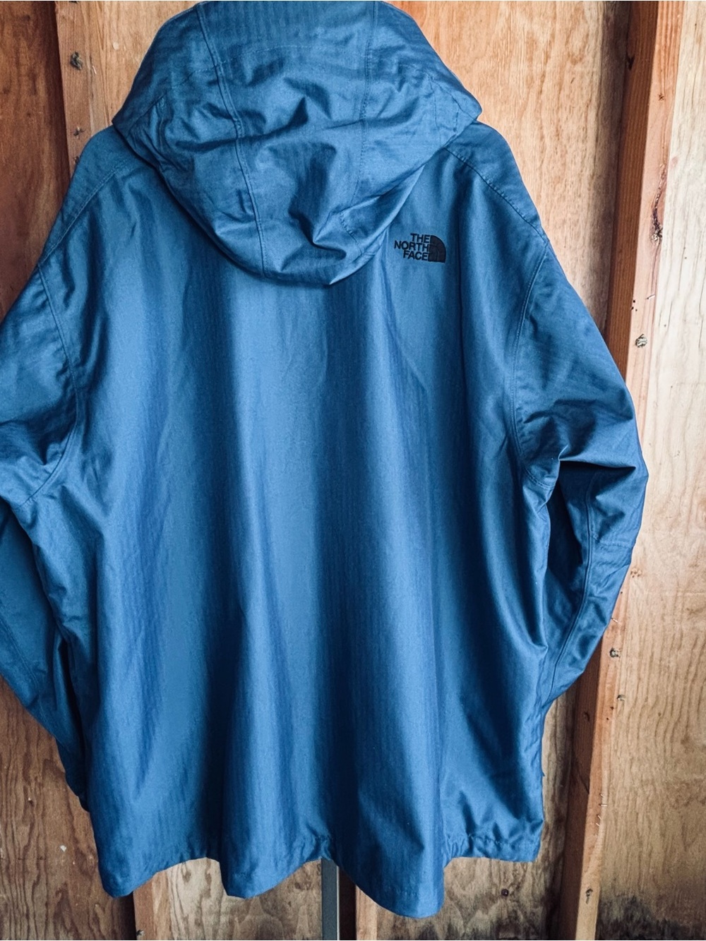 The North Face Men’s Blue HYVENT Hooded Raincoat & Red Zipper Accent Size XL - Picture 9 of 13